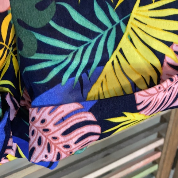 Tropical shorts - Picture 3 of 9